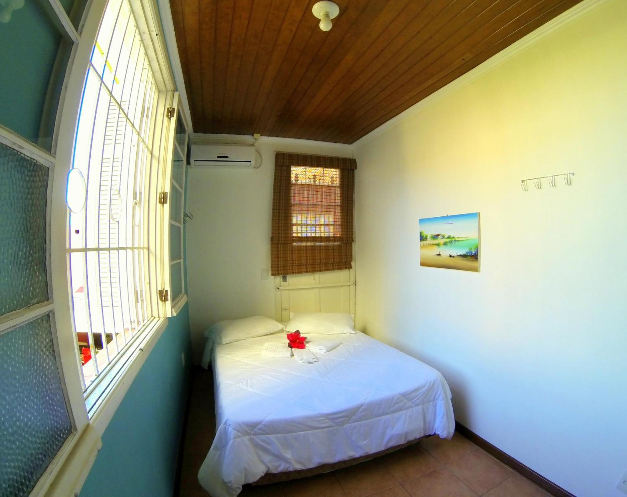 Poa Eco Hostel Порту Алегри Стая снимка